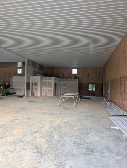More Photos Of N7144 Bowers Rd, Elkhorn Industrial For Lease