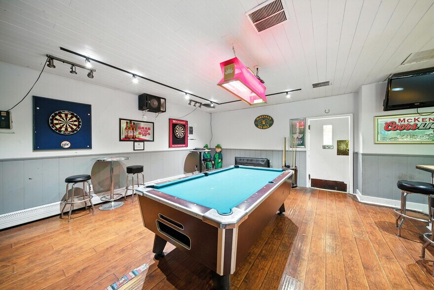 More Photos Of 260 Espanong Rd, Lake Hopatcong Restaurant For Sale