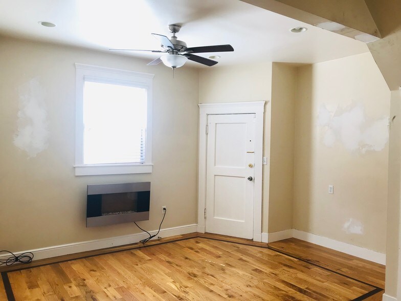 More Photos Of 1364 E 27th St, Oakland Apartments For Sale