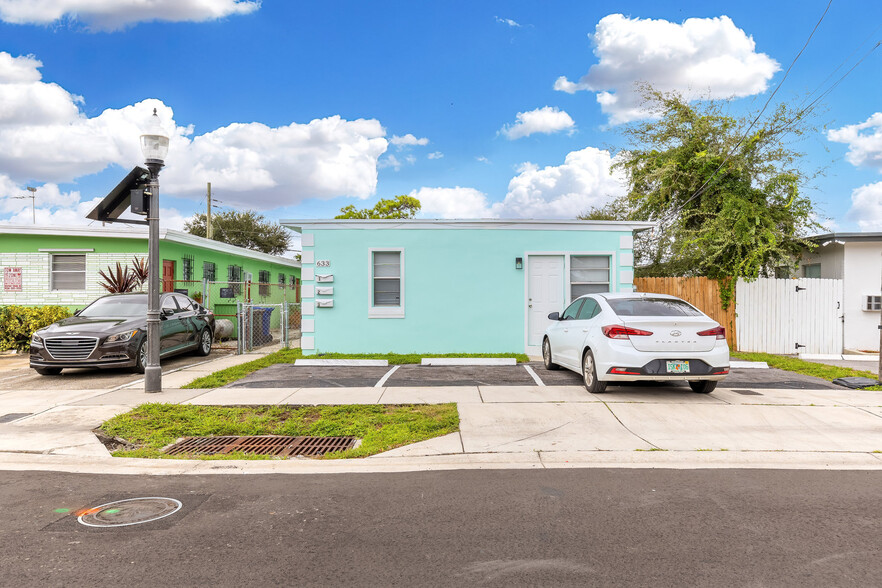 Primary Photo Of 633 NW 15th Ter, Fort Lauderdale Apartments For Sale