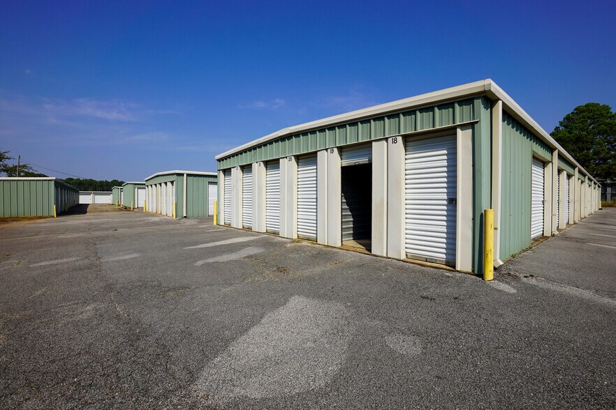 More Photos Of 175 Hertiage Dr, Holly Springs Specialty For Sale