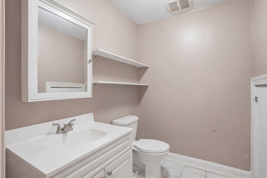 More Photos Of 106 Newport Bridge Rd, Warwick Multifamily For Sale