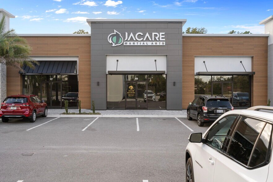 More Photos Of 1711 Amazing Way, Ocoee General Retail For Lease