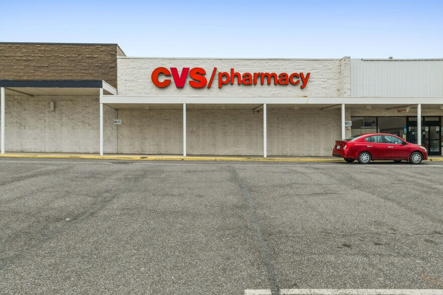 More Photos Of 1380 E Main St, Wytheville Supermarket For Sale