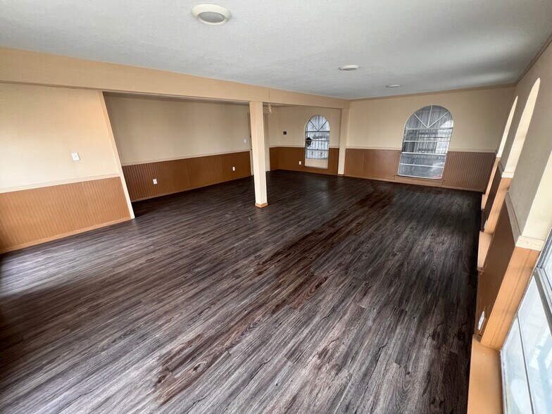 More Photos Of 6501 Enrique M Barrera Pky, San Antonio Industrial For Lease