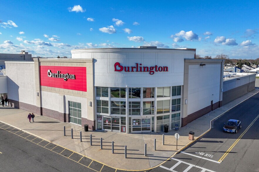 More Photos Of 825-895 W Montauk Hwy, West Babylon Unknown For Lease