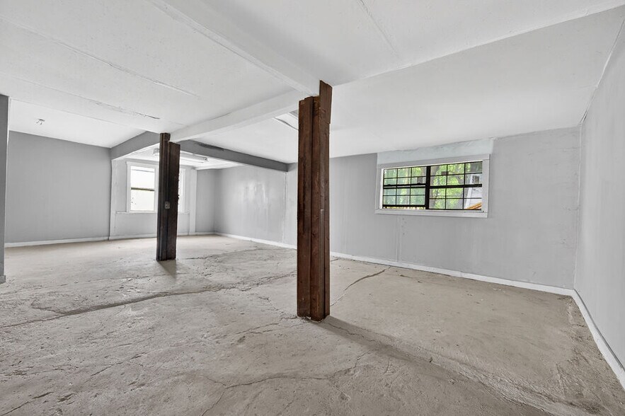 More Photos Of 905 Ruiz St, San Antonio Storefront For Lease