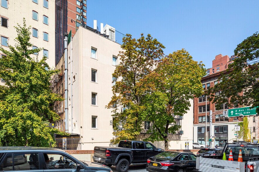 More Photos Of 318 E 62nd St, New York Apartments For Lease