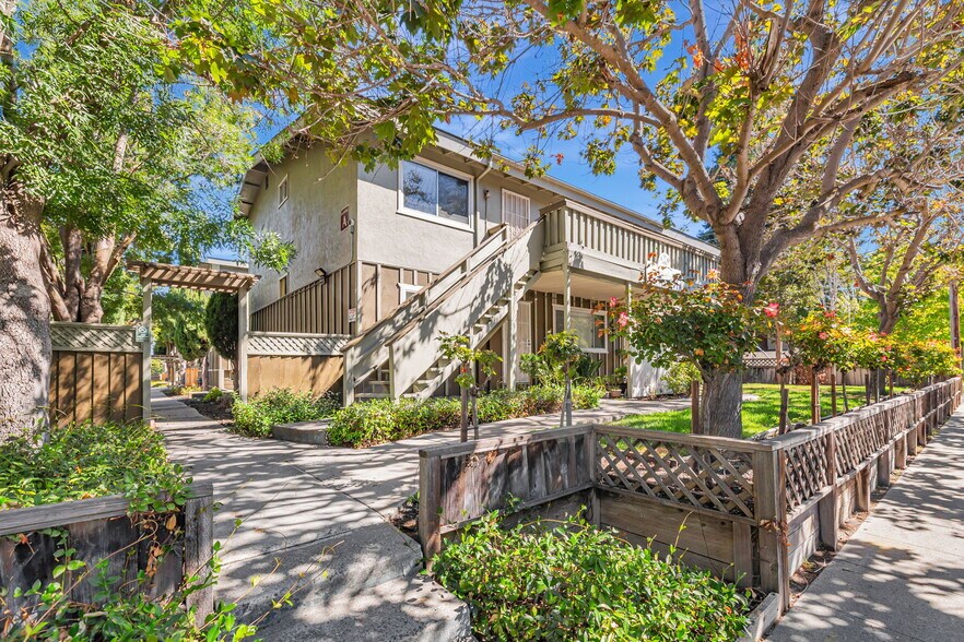 More Photos Of 190 Evandale Ave, Mountain View Apartments For Sale