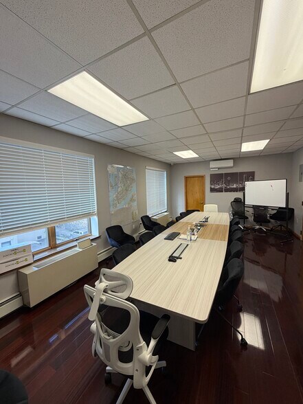 More Photos Of 42 Richmond Ter, Staten Island Office For Lease