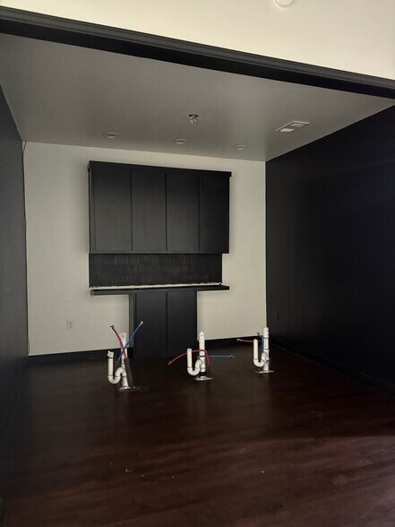 More Photos Of 1010 Technology Way, Waxahachie Freestanding For Lease