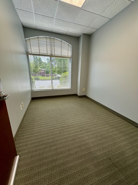 More Photos Of 5 Corporate Center Ct, Greensboro Office For Lease