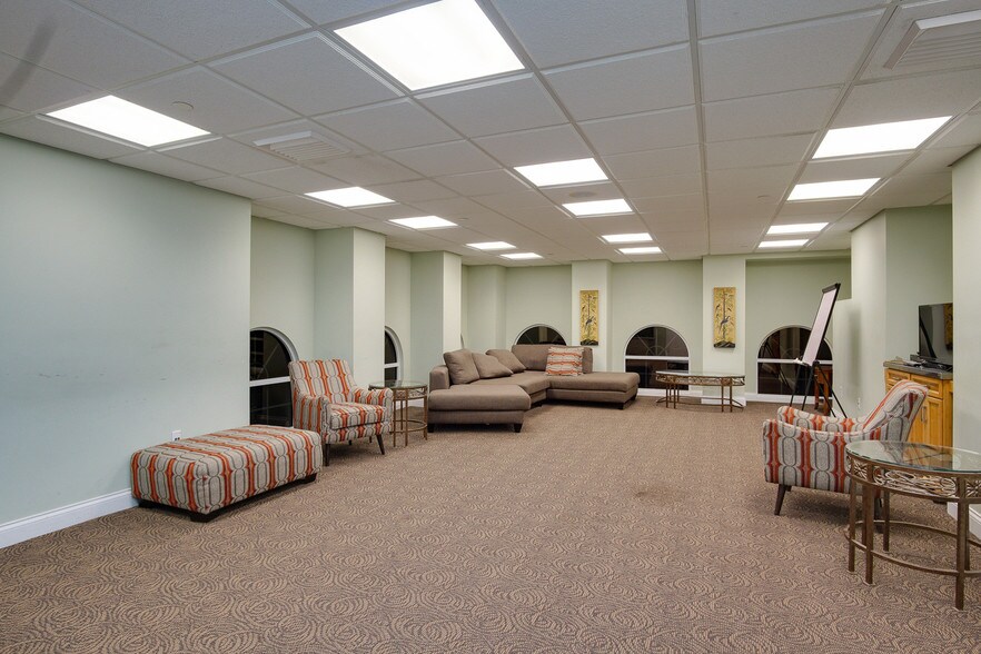 More Photos Of 8120 Garnet Dr, Dayton Medical For Sale