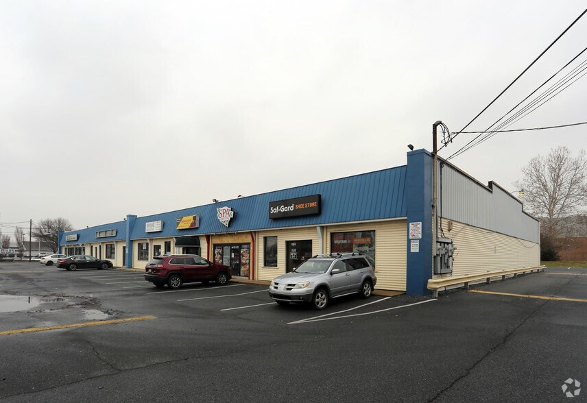 More Photos Of 1285 Manheim Pike, Lancaster Storefront For Lease