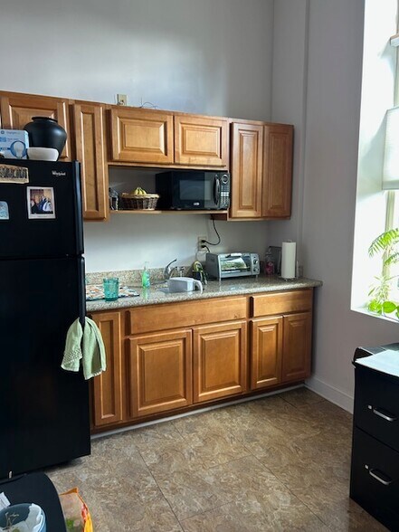 More Photos Of 79 Warren St, Glens Falls Apartments For Lease