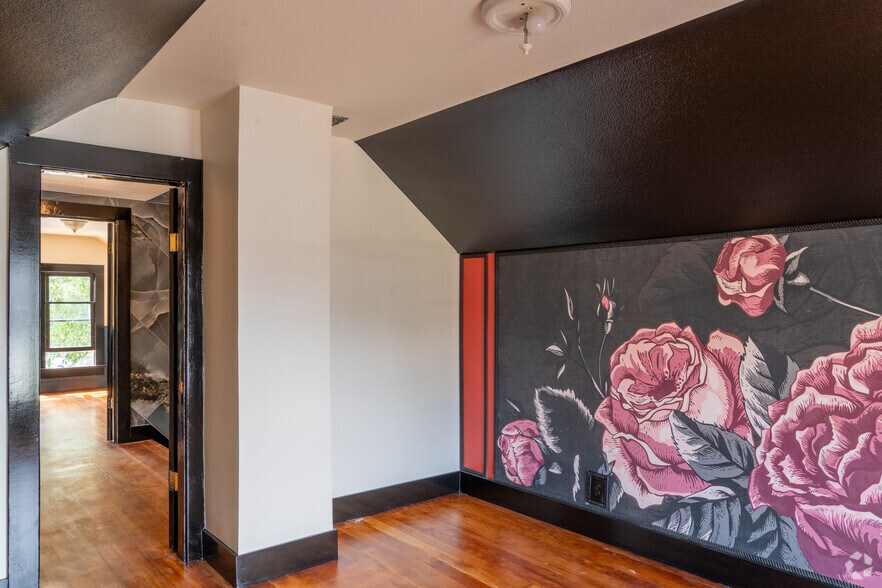 More Photos Of 10910 NE Fourth Plain Blvd, Vancouver Office For Lease