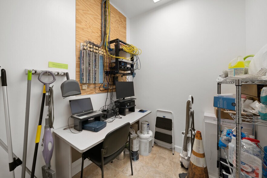 More Photos Of 71-75 N Main St, Templeton Office For Lease