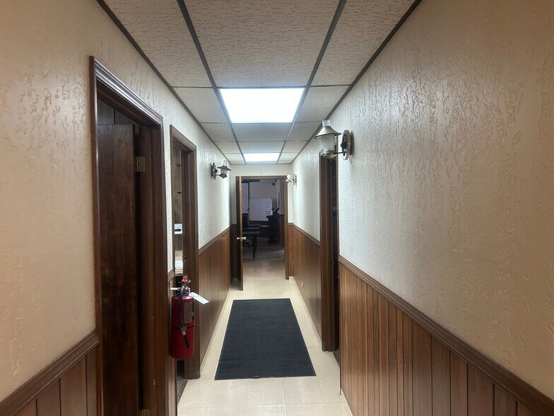 More Photos Of 1921 N Harrison Ave, Pocatello Flex For Sale