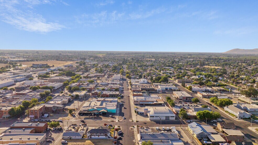 More Photos Of 180 S K St, Dinuba Specialty For Sale