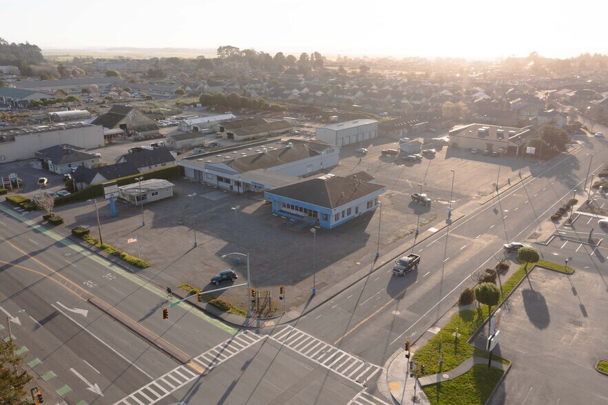 More Photos Of 1900 Central Ave, Mckinleyville Auto Dealership For Sale