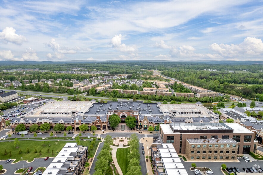 More Photos Of 42385-42395 Ryan Rd, Brambleton Unknown For Lease