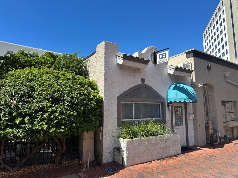More Photos Of 1408 Bayview Ct, Fort Myers General Retail For Sale