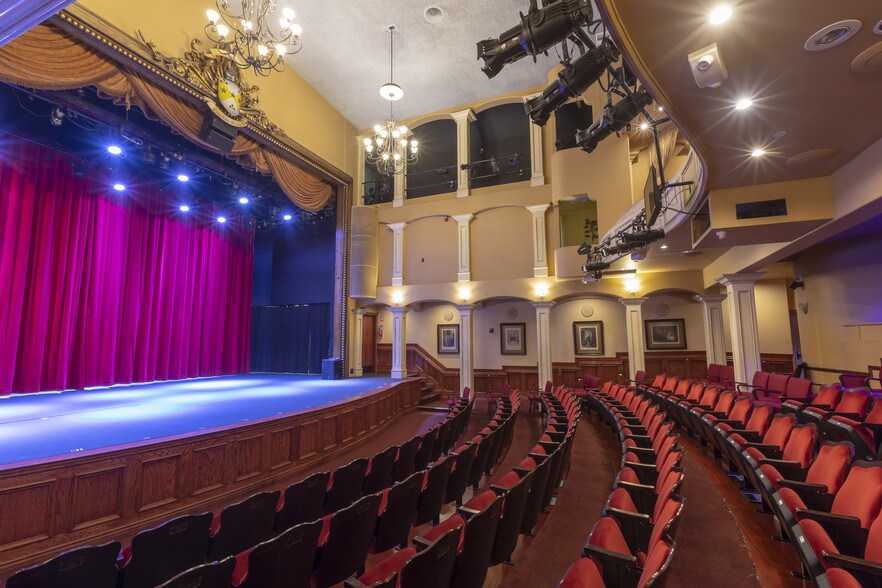 More Photos Of 100-112 N Citrus Ave, Covina Theater Concert Hall For Lease