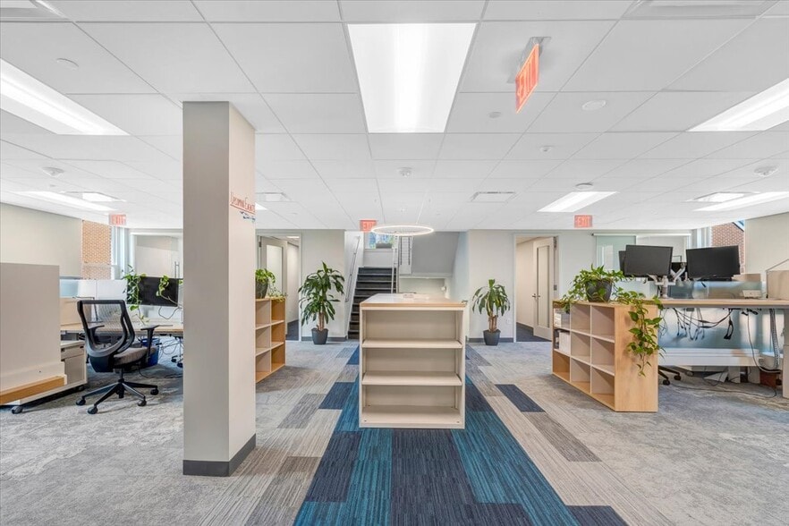 More Photos Of 4220 King St, Alexandria Office For Sale