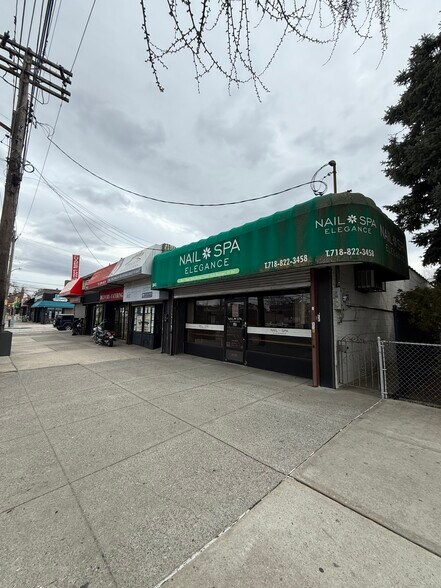 Primary Photo Of 3845 E Tremont Ave, Bronx Storefront For Lease