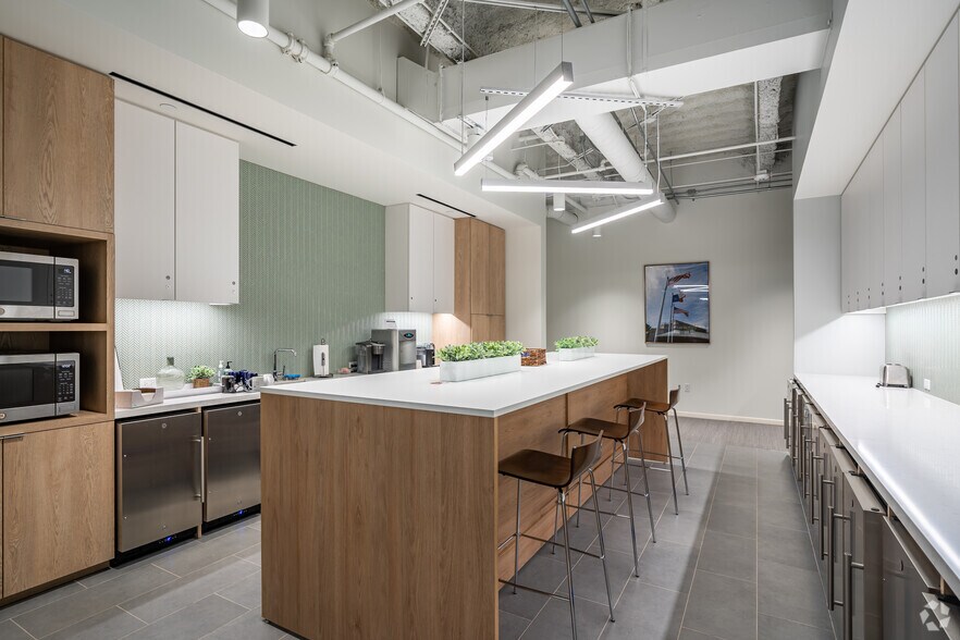 More Photos Of 10000 Memorial Dr, Houston Office For Lease