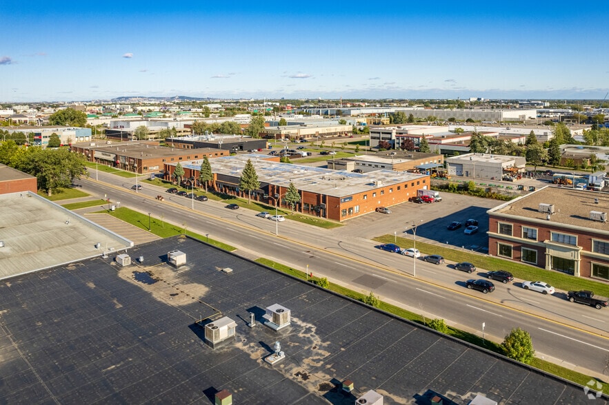 More Photos Of 72 Boul Brunswick, Pointe-claire Service For Lease
