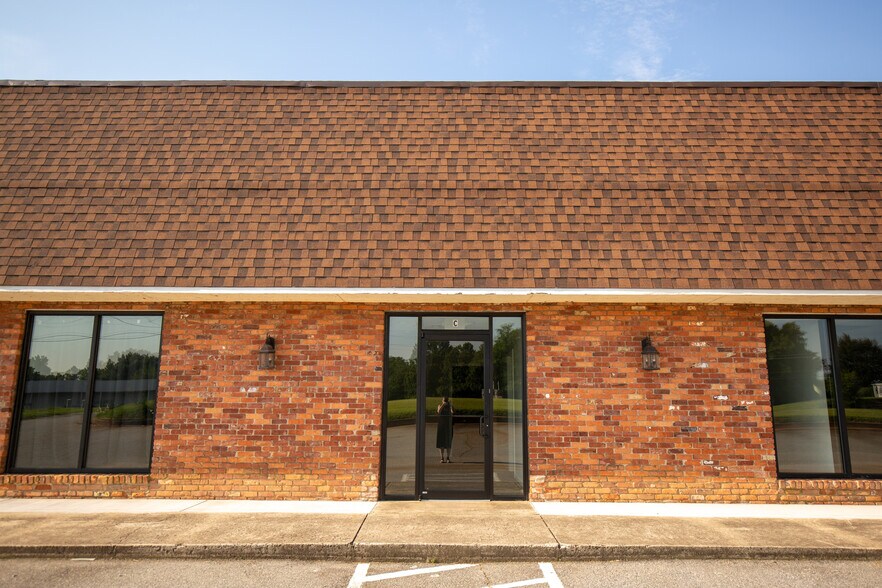 More Photos Of 3400 Rutherford Rd, Taylors Light Manufacturing For Lease