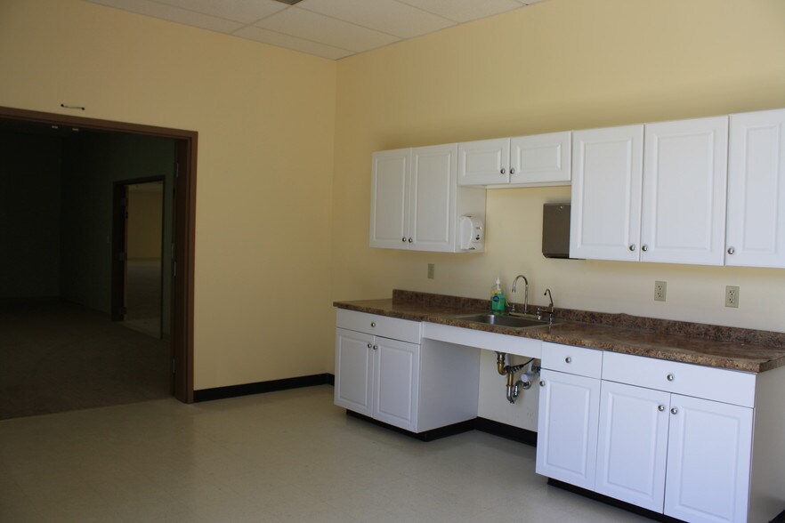 More Photos Of 187 Billerica Rd, Chelmsford Flex For Lease