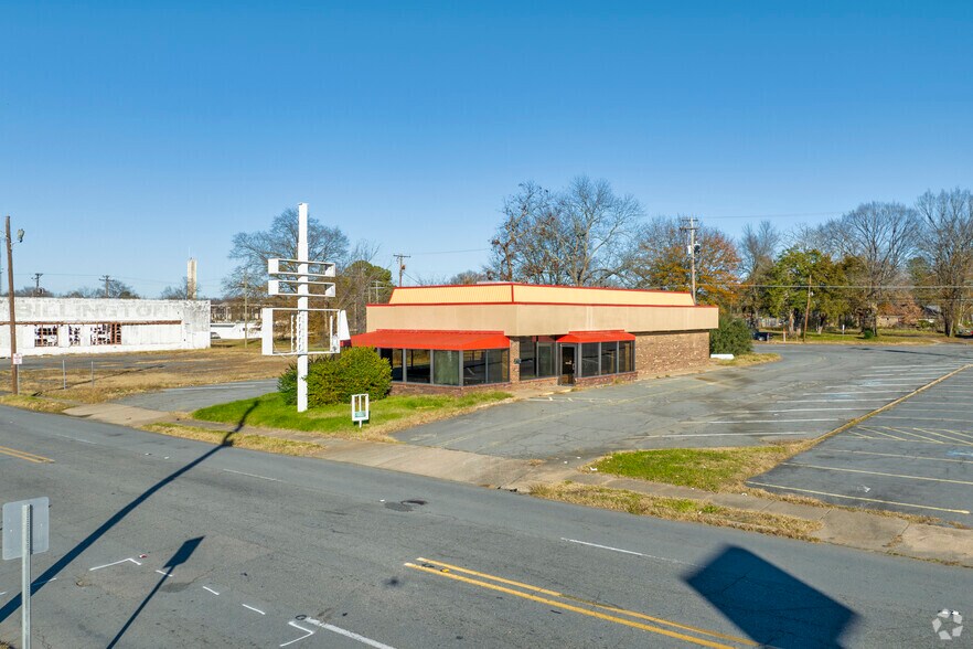 More Photos Of 1205 S Main St, Pine Bluff Restaurant For Sale