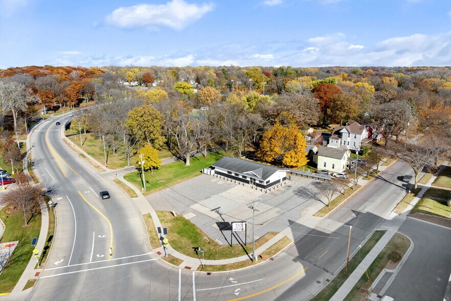 More Photos Of 303 NE Mineral Spring Rd, Owatonna General Retail For Sale