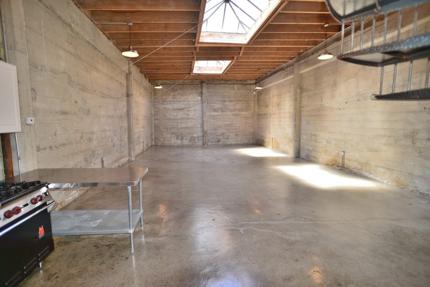 More Photos Of 182 Shipley St, San Francisco Flex For Lease