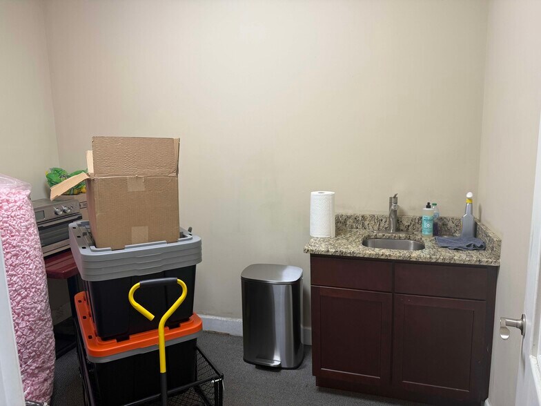 More Photos Of 5150 Buford Hwy NE, Doraville Unknown For Lease