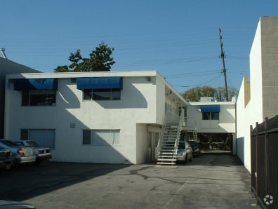 More Photos Of 6740 Vesper Ave, Van Nuys Medical For Lease