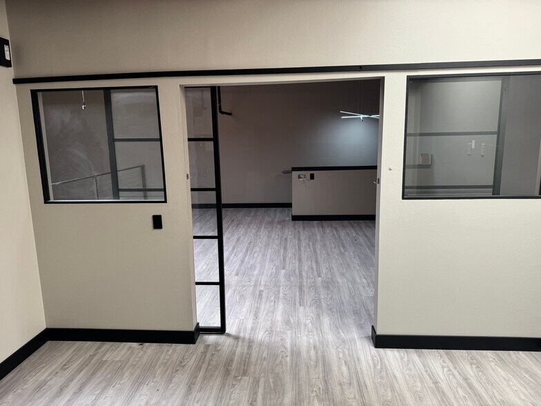 More Photos Of 4125 Market St, Ventura Light Manufacturing For Sale