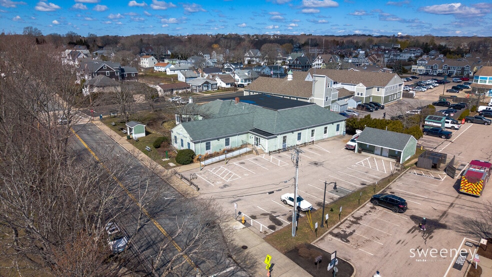 More Photos Of 35 Kingstown Rd, Narragansett Freestanding For Lease