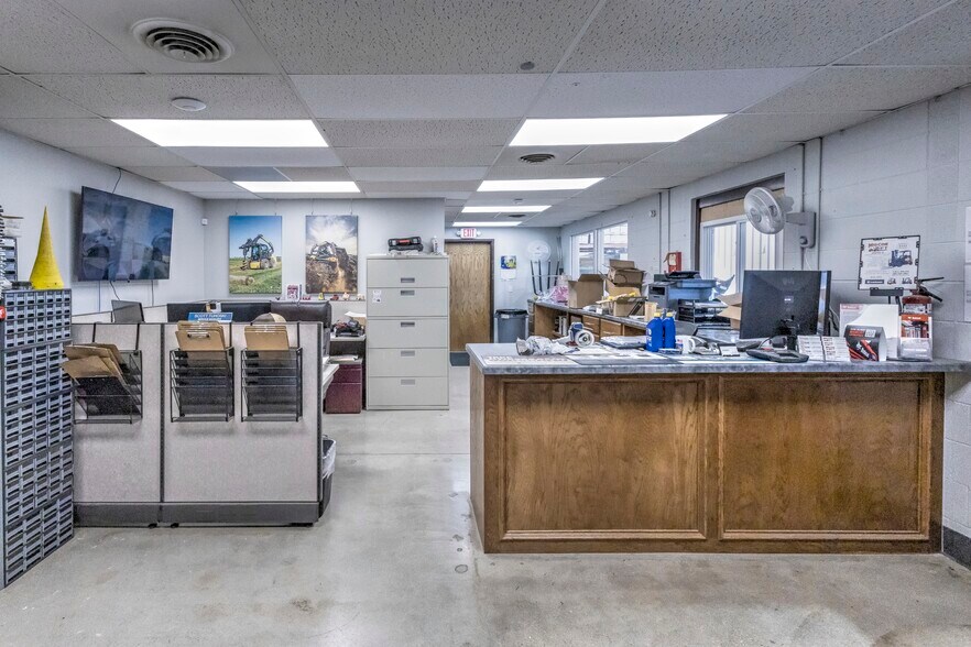 More Photos Of 1909 N Highway 81, Duncan Auto Dealership For Sale