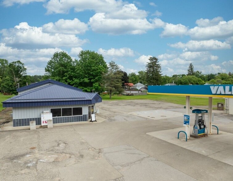 More Photos Of 87 N Main St, Franklinville Service Station For Lease