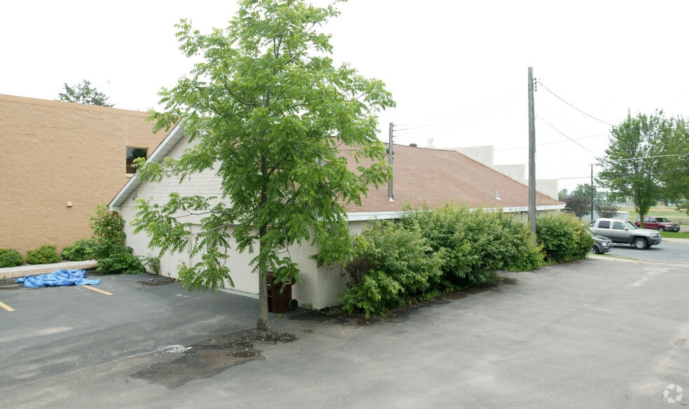 More Photos Of 62 Hamel Rd, Hamel Office For Lease