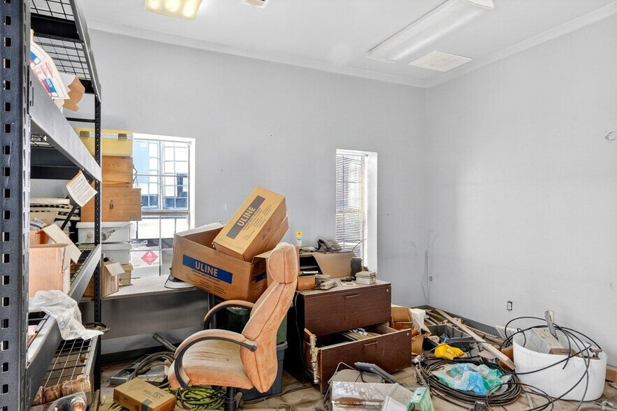 More Photos Of 8316 W I-20, Midland Warehouse For Sale