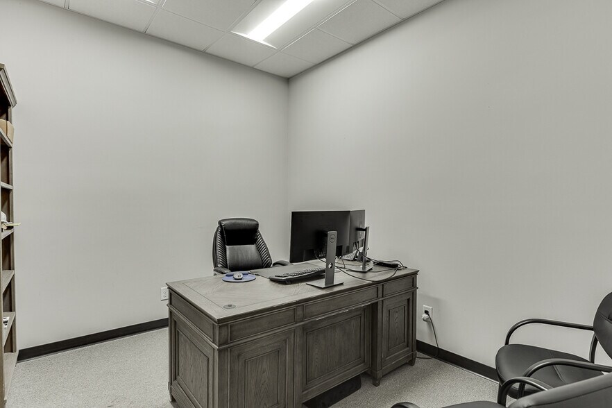 More Photos Of 6105 Atlanta Hwy, Flowery Branch Office For Lease