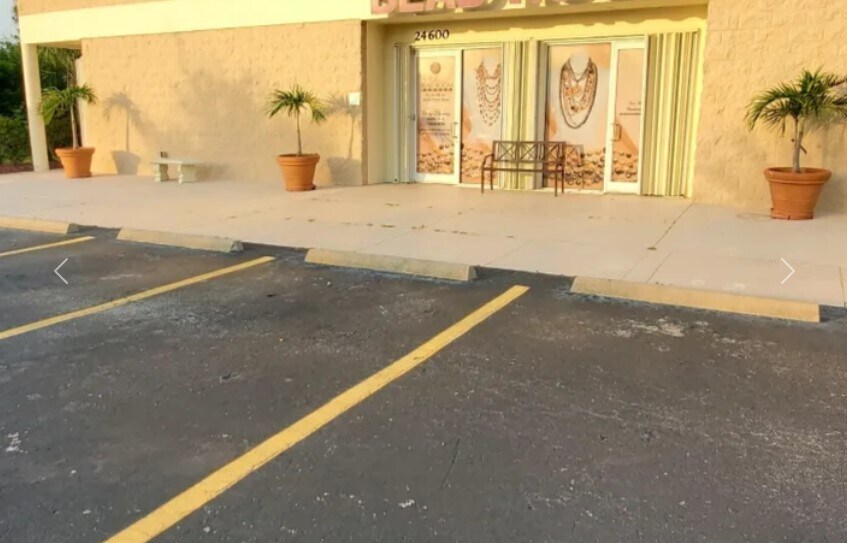 More Photos Of 24600 Sandhill Blvd, Punta Gorda Showroom For Lease
