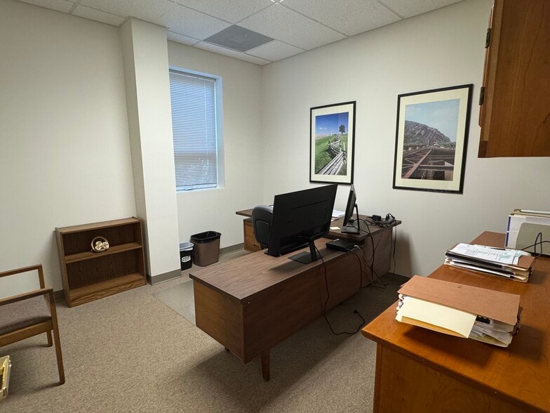 More Photos Of 13622 Pennsylvania Ave, Hagerstown Office For Lease