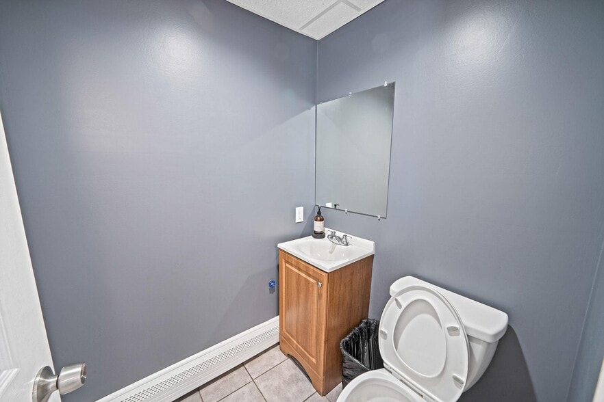 More Photos Of 18 Havenwood Dr, Shirley Auto Repair For Sale