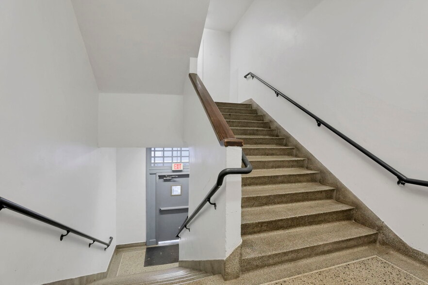 More Photos Of 300 E Auburn Ave, Springfield Office For Sale