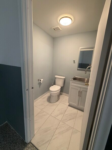 More Photos Of 5415 NW 15th St, Margate Warehouse For Lease